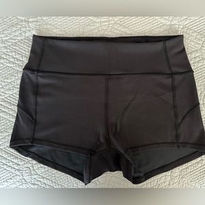 Lululemon Size 10 In Movement High Rise Short 2.5”